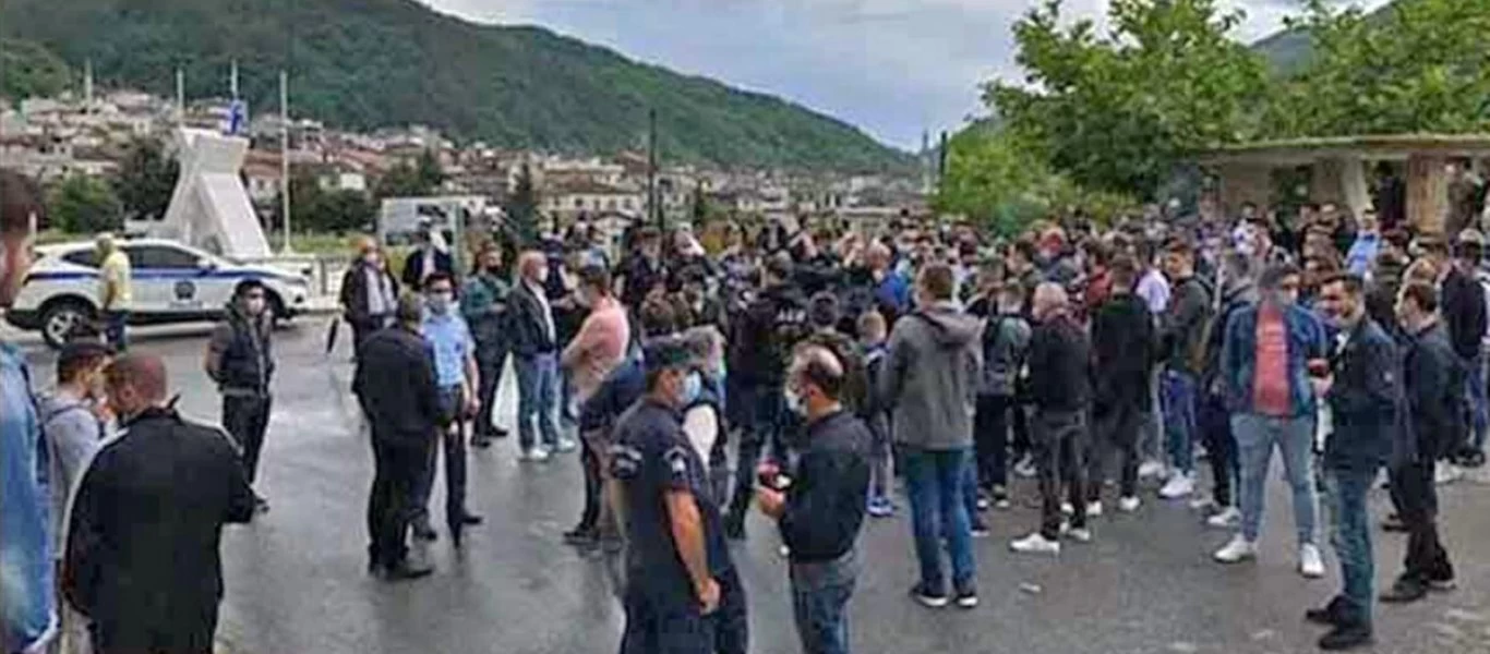Λαϊκή οργή στην Ξάνθη: Διαμαρτύρονται για την καραντίνα οι κάτοικοι στο Εχίνο (βίντεο)